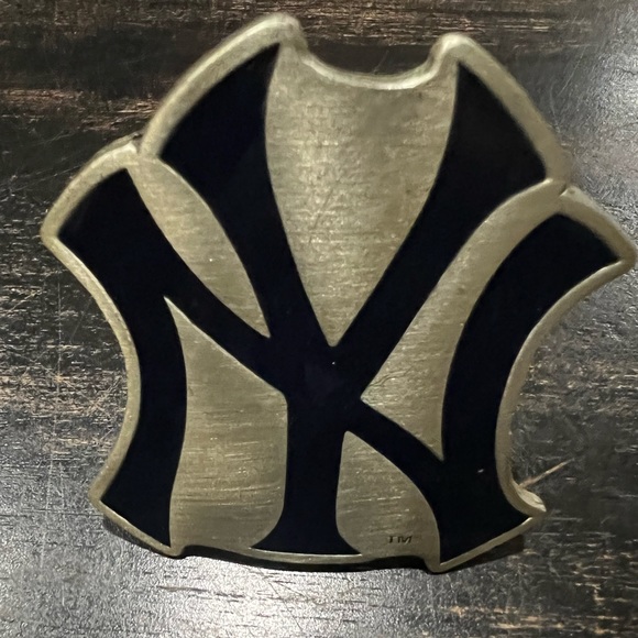 New York Yankees Belt Buckle - Fine Pewter - MLB Licensed - Brand New Buckle - Picture 1 of 6
